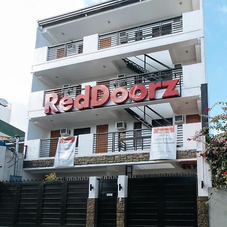 Reddoorz At Dbuilders Rooms Bangkal Makati Makati City Exterior photo