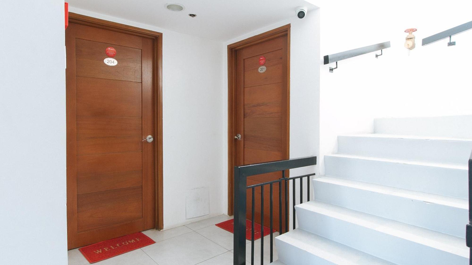 Reddoorz At Dbuilders Rooms Bangkal Makati Makati City Exterior photo